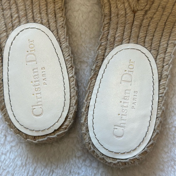 Size 41 Christian Dior white slides. - Picture 2 of 16